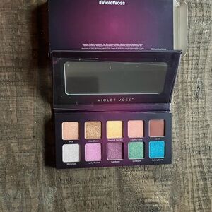 Violet Voss eyeshadow palette